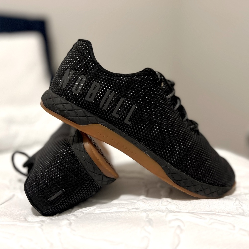 NOBULL WOMEN'S GUM TRAINER SIZE 6.5